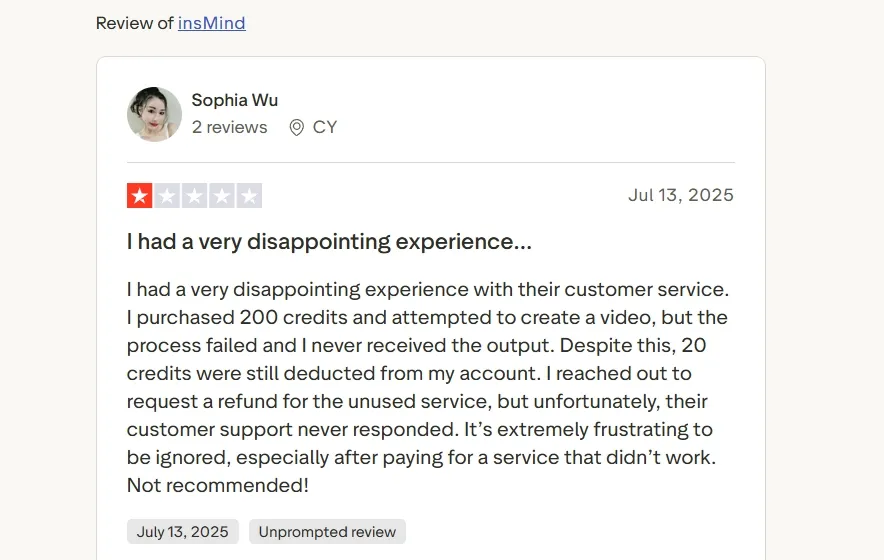 Una recensione negativa che denuncia un servizio clienti scadente e problemi con i rimborsi.