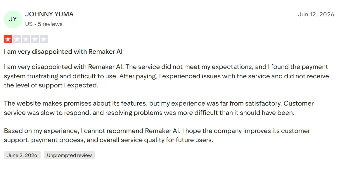 Eine negative Rezension, in der die Enttäuschung über den Service und Support von Remaker AI zum Ausdruck gebracht wird.