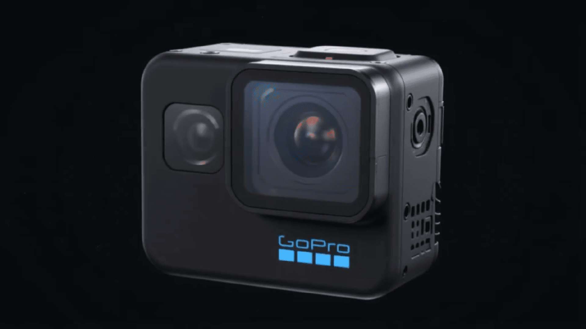Primer plano de una cámara de acción GoPro negra.
